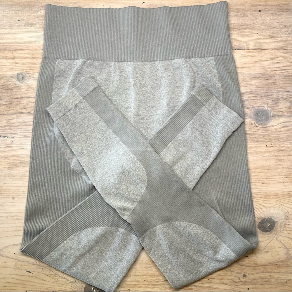 NWOT Gray Leggings